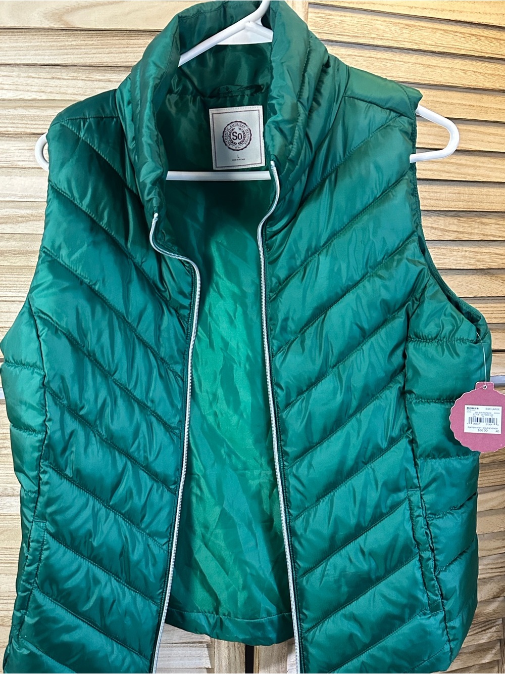 SO Quilted Puffer Vest in Green women’s large
